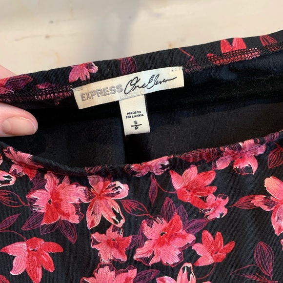 Express One Eleven | Floral Bodysuit - Picture 5 of 7